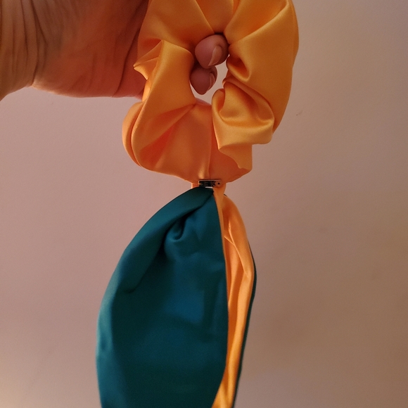NWT Eugenia Kim two part scrunchie with insert